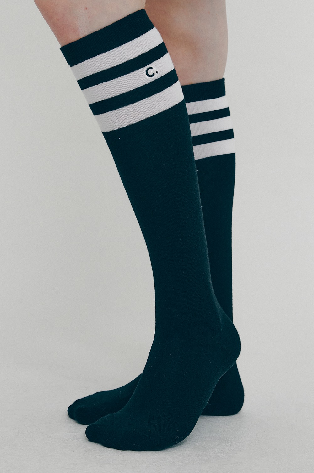 clove - Stripe Knee Socks (Black)
